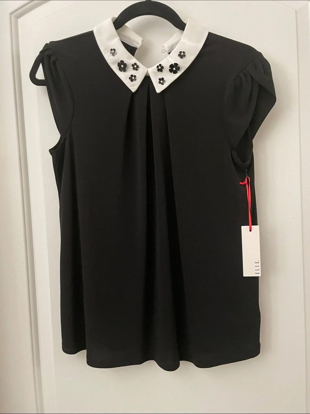 Elle Black Sleeveless Top with Embellished White Peter Pan Collar - Picture 1 of 3